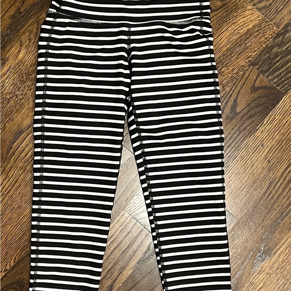 Athleta women’s XXS Black and White Striped Leggings